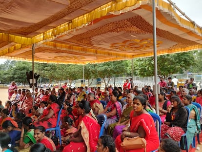 Trabajadoras domésticas durante la celebración del Día Internacional de las Trabajadoras y los Trabajadores Domésticos en Bangalore, India, el 16 de junio de 2025.
