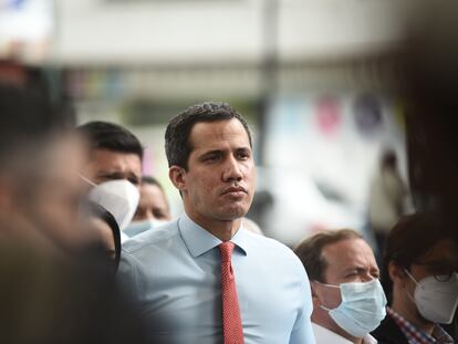 Juan Guaidó, durante una rueda de prensa en Caracas.