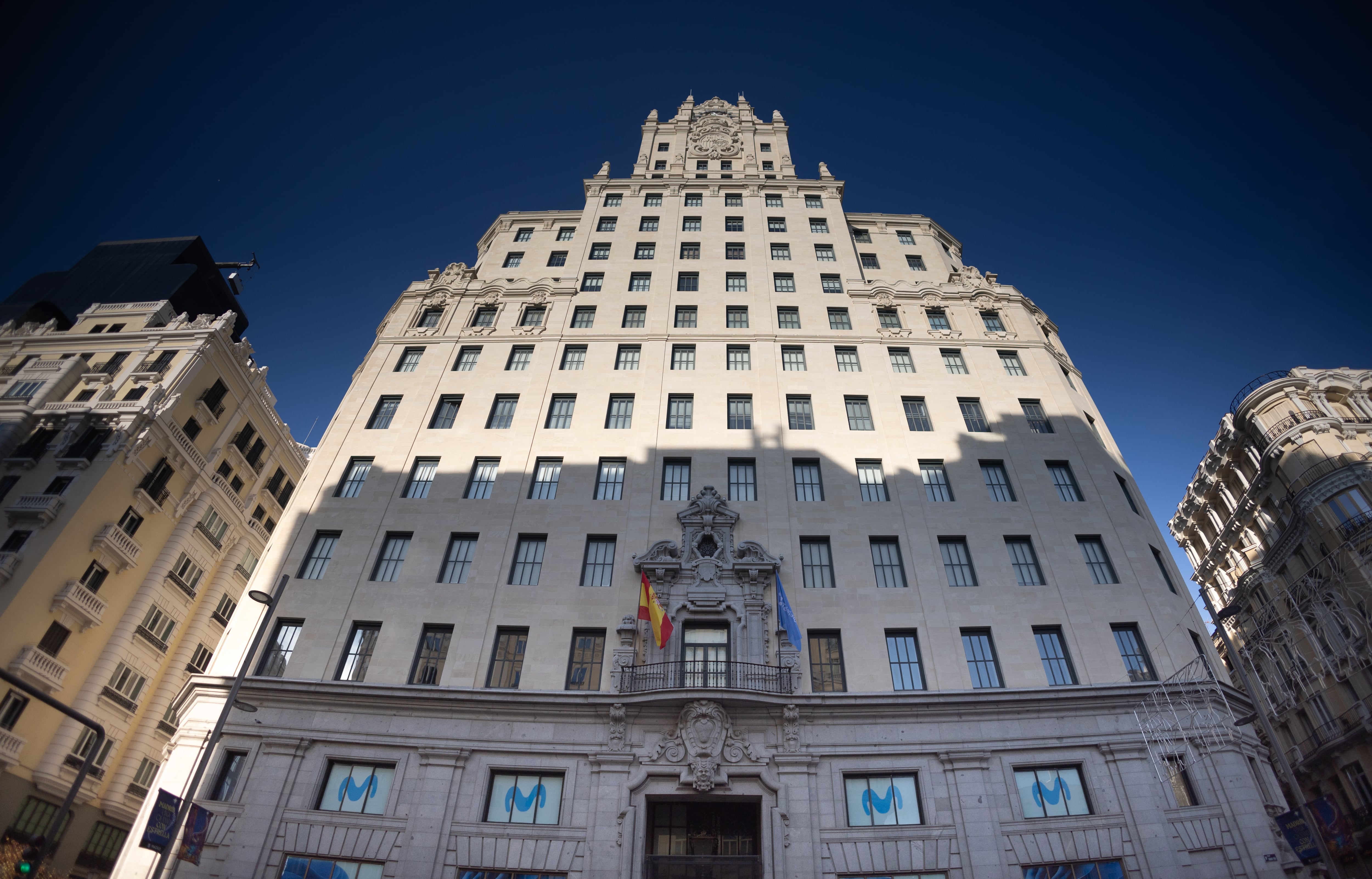 Telefónica cierra la venta de su histórica sede en Gran Vía a Tomás Olivo por 200 millones