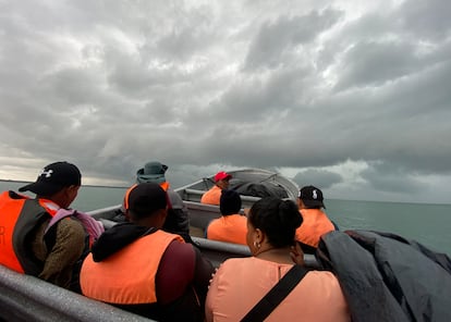 Una lancha de pasajeros en Puerto Lempira (Honduras).