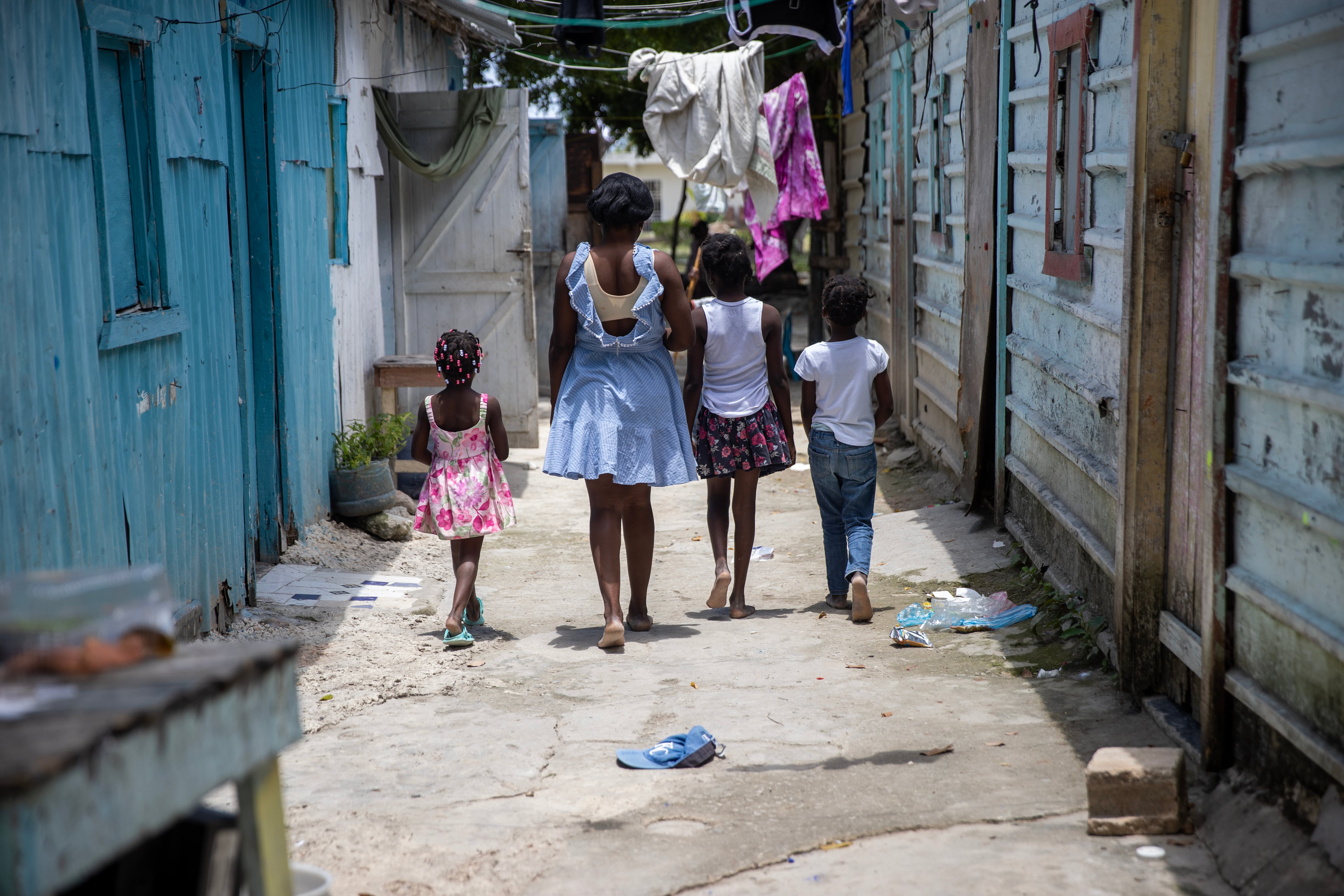 La otra cara de Punta Cana: haitianas violadas para evitar ser deportadas y abandono escolar
