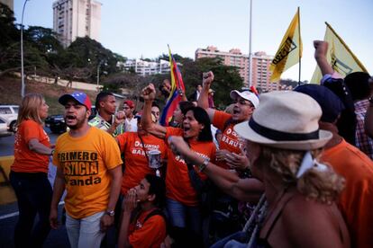 Manifestantes protestam contra a decisão do Tribunal Supremo.