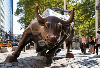 Imagen del Charging Bull, la estatua del toro de Wall Street que simboliza una Bolsa al alza, en Nueva York.