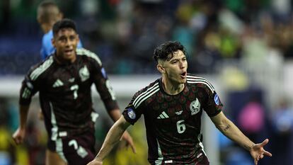 Gerardo Arteaga celebra su gol contra Jamaica, en el primer partido de la Copa América.