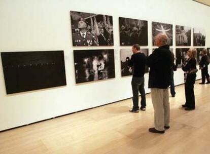 Varias de las fotografías que forman la serie<i> Crónicas del País Vasco,</i> de Clemente Bernad.