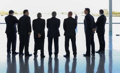 Maia, Alcolumbre, Heleno, Guedes, Onyx, Bolsonaro e Toffoli, na reunião do Alvorada.