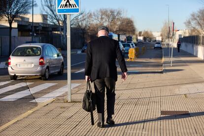 El comisario jubilado José Manuel Villarejo, a su llegada a la Audiencia Nacional, en San Fernando de Henares (Madrid), el 8 de febrero.