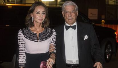 Isabel Preysler y Mario Vargas Llosa llegan a la gala de la Hispanic Society, en Nueva York el mes pasado.