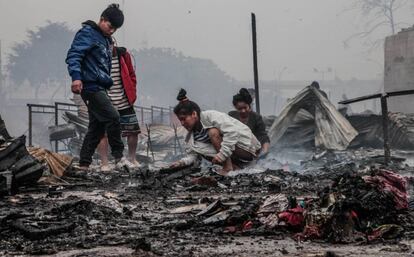 Un incendio deja sin casa a 300 familias en Lima.