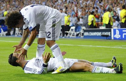 Cristiano Ronaldo celebra su gol con Marcelo.