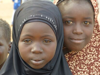 Dos niñas en la zona de Koddo, Níger.