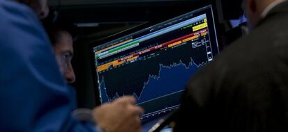 Varios traders en la Bolsa de Nueva York.