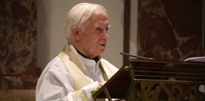 El cardenal Antonio Cañizares, en una vigilia el pasado 5 de mayo.
