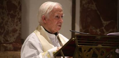 El cardenal Antonio Cañizares, en una vigilia el pasado 5 de mayo. 
 
 