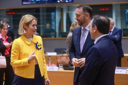 El ministro de Exteriores belga, Maxime Prévot, junto con su par español, José Manuel Albares, y la jefa de la diplomacia europea Kaja Kallas, en una imagen de archivo.