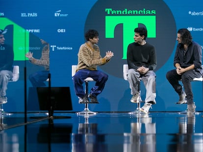 De izquierda a derecha, Javier Ambrossi, Javier Calvo y Manuel Jabois durante la segunda jornada del evento Tendencias 2023, en Madrid.