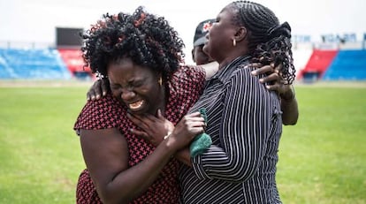 La Cruz Roja asiste a familiares de las v&iacute;ctimas de Garissa. 