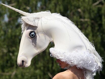 Sombrero modelo unicornio