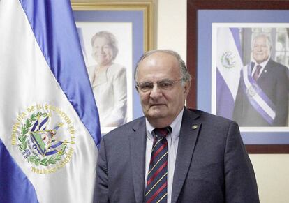 Hato Hasbún, político clave de El Salvador.