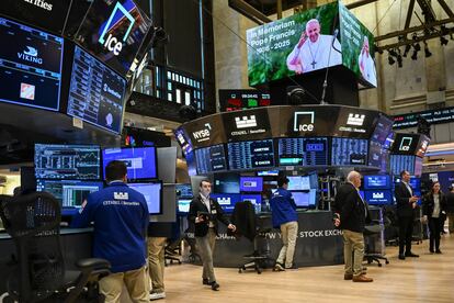 Operadores en la Bolsa de Nueva York, el pasado día 21 de abril.