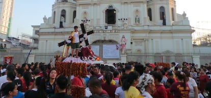 Procesión de Semana Santa en Manila, Filipinas.