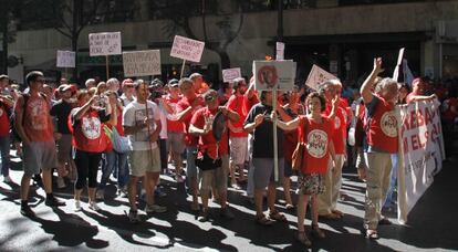 Trabajadores de RTVV, en una manifestaci&oacute;n en el centro de Valencia. 