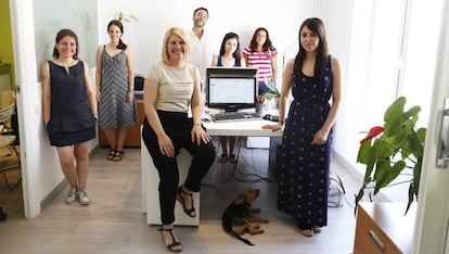 El equipo del partido PACMA en sus oficinas de Madrid.