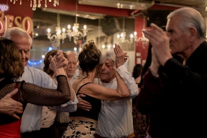 Este año, 850 parejas de todo el mundo compiten en las categorías de tango pista y tango escenario.