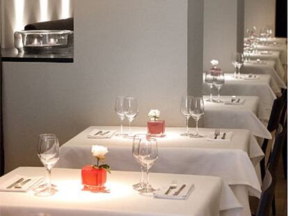 Comedor de Cinc Sentits, en Barcelona (interiorismo de Josep Antón Lahoz).