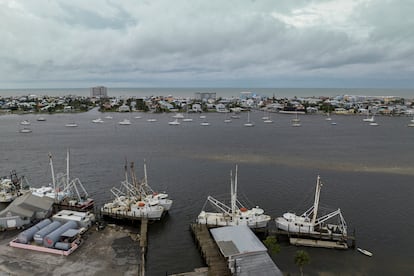 El ciclón cruzará la península de Florida en forma de huracán y retrocederá a tormenta tropical a partir del viernes.