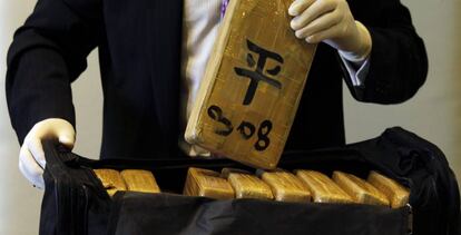 Imagen de una incautación de cocaína en el puerto de Hong Kong.
