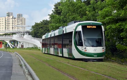 Tranvía de CAF en circulación en Taiwán.