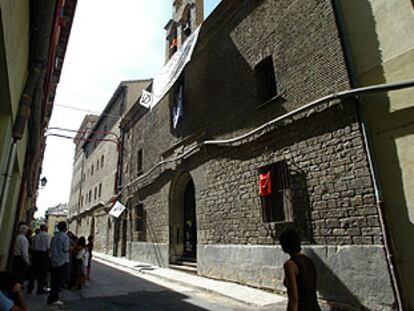 La iglesia desacralizada de Jesús y María de Pamplona, propiedad municipal, tras ser ocupada<i>.</i>