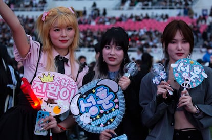 Young girls during a K-Pop concert in Seoul on April 30.