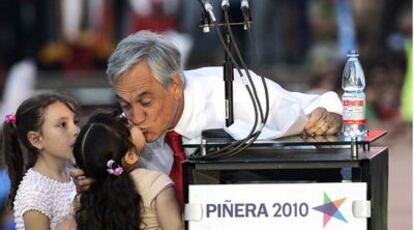 Sebastián Piñera, en el cierre de campaña en Santiago.