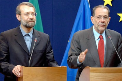 Ali Larijani y Javier Solana, tras la reunin en la que han intentado llegar a un acuerdo para frenar el programa nuclear iran.