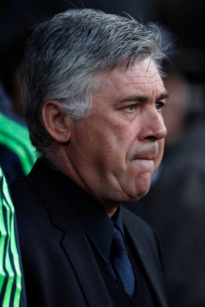 El técnico italiano del Chelsea, Carlo Ancelotti. Este encuentro parece decisivo para su permanencia en el banquillo del equipo de Londres, aunque hoy ha declarado: "Mi futuro ya está decidido al margen de lo que suceda en este partido".