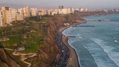 La costa de Miraflores, Barranco y Chorrillos en Lima.