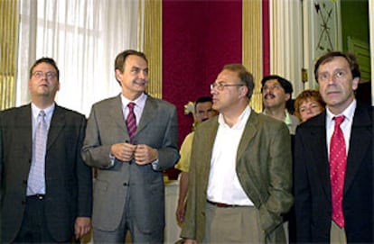 José Luis Rodríguez Zapatero, con el alcalde de Burgos, Ángel Olivares, a su izquierda.