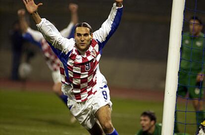 Prso corre, alborozado, tras uno de sus goles con la selección croata.