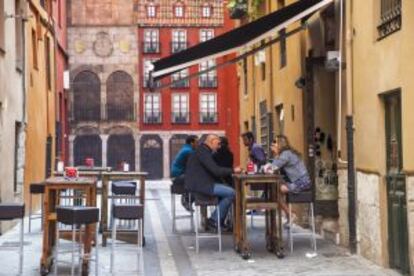 Un terraza en los alrededores de la Plaza Mayor de Valladolid.