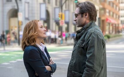 Mulder y Dana Scully en la nueva temporada de 'Expediente X'.