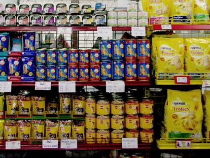 El pequeño comercio "en caída libre", frente a las grandes superficies