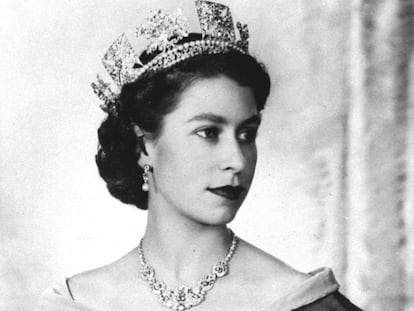 La reina Isabel II el d&iacute;a de su coronaci&oacute;n, el 6 de febrero de 1952. 