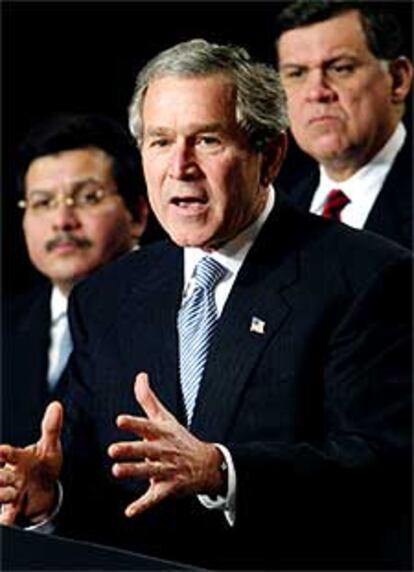 Bush, ayer durante un acto de la Coalición Latina en Washington.