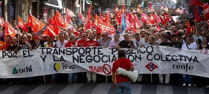 Cabecera de la manifestación de empleados de transportes.