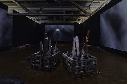 Una sala de 'Evidence', la exposición de Patti Smith y Soundwalk Collective en el Centro Pompidou de París.