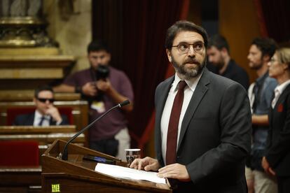 Ferrán Pedret interviene durante el pleno del debate de investidura, en el Parlament de Cataluña, a 8 de agosto.