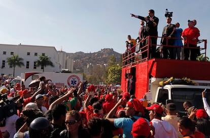 Nicolás Maduro da un discurso en la academia militar, dónde se encuentran los restos del expresidente Hugo Chávez, en Caracas, en 2013.