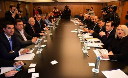 Reunión en Buenos Aires de gobernadores opositores a Mauricio Macri.